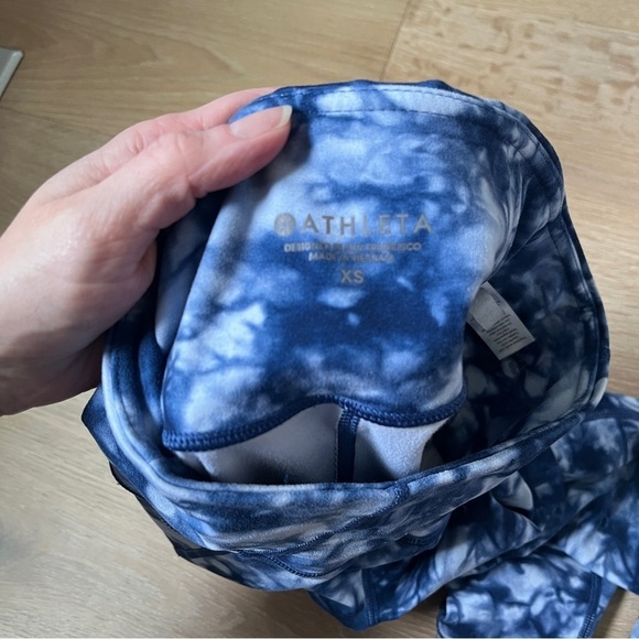 Athleta Women's Blue White Tie Dye Athletic Wear Leggings Size XS *E22 - Picture 4 of 4
